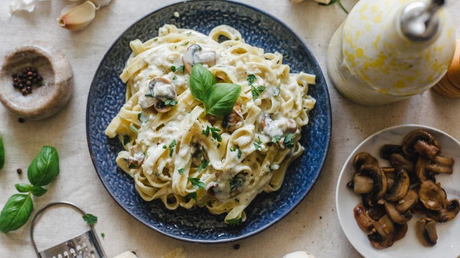 Tejszínes-sajtos-gombás tagliatelle