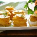 Fűszeres krumplitornyok muffinsütőben sütve