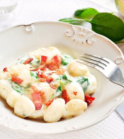 Carbonara gnocchi bébispenóttal