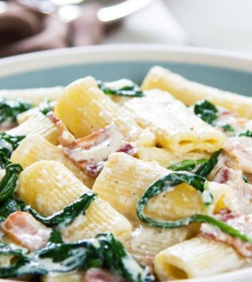 Rigatoni_szalonnaval_spenottal_Maggi_Zoldfuszeres_Tejszines_szosz