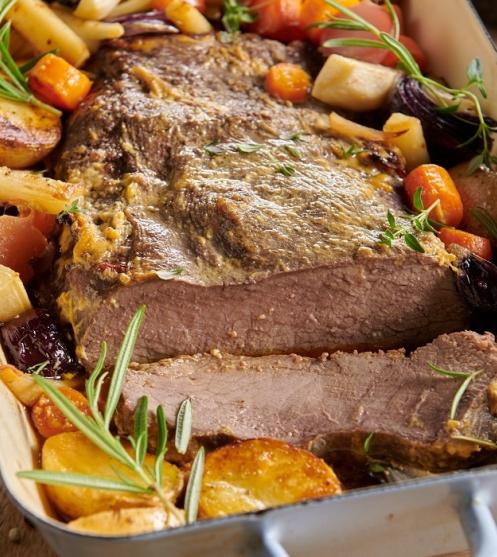 Pieczony rostbef z nowalijkami