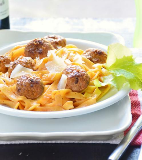 Dupla bolognai húsgombócok tagliatellével