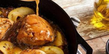 Ciderben párolt csirkemell sült almával